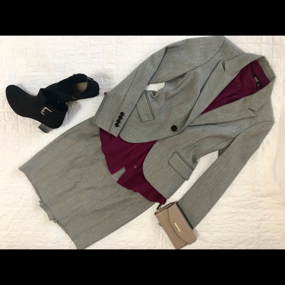 Express, suit
